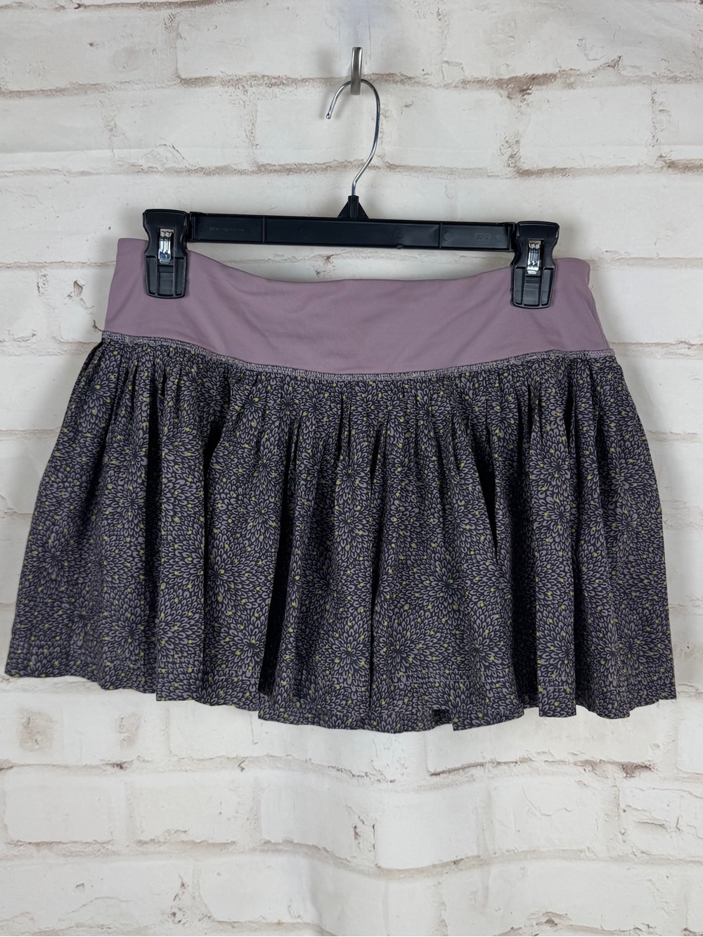 Lululemon Pleat to Street Skirt Dottie Mum Deep Coal Mauvelous / Mauve size 6